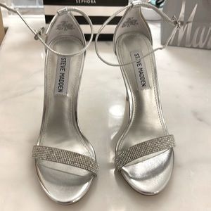 Steve Madden brand new never worn diamond heels. Size 5.5